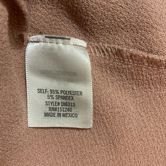 Flutter sleeve pink peplum top - Picture 5 of 5